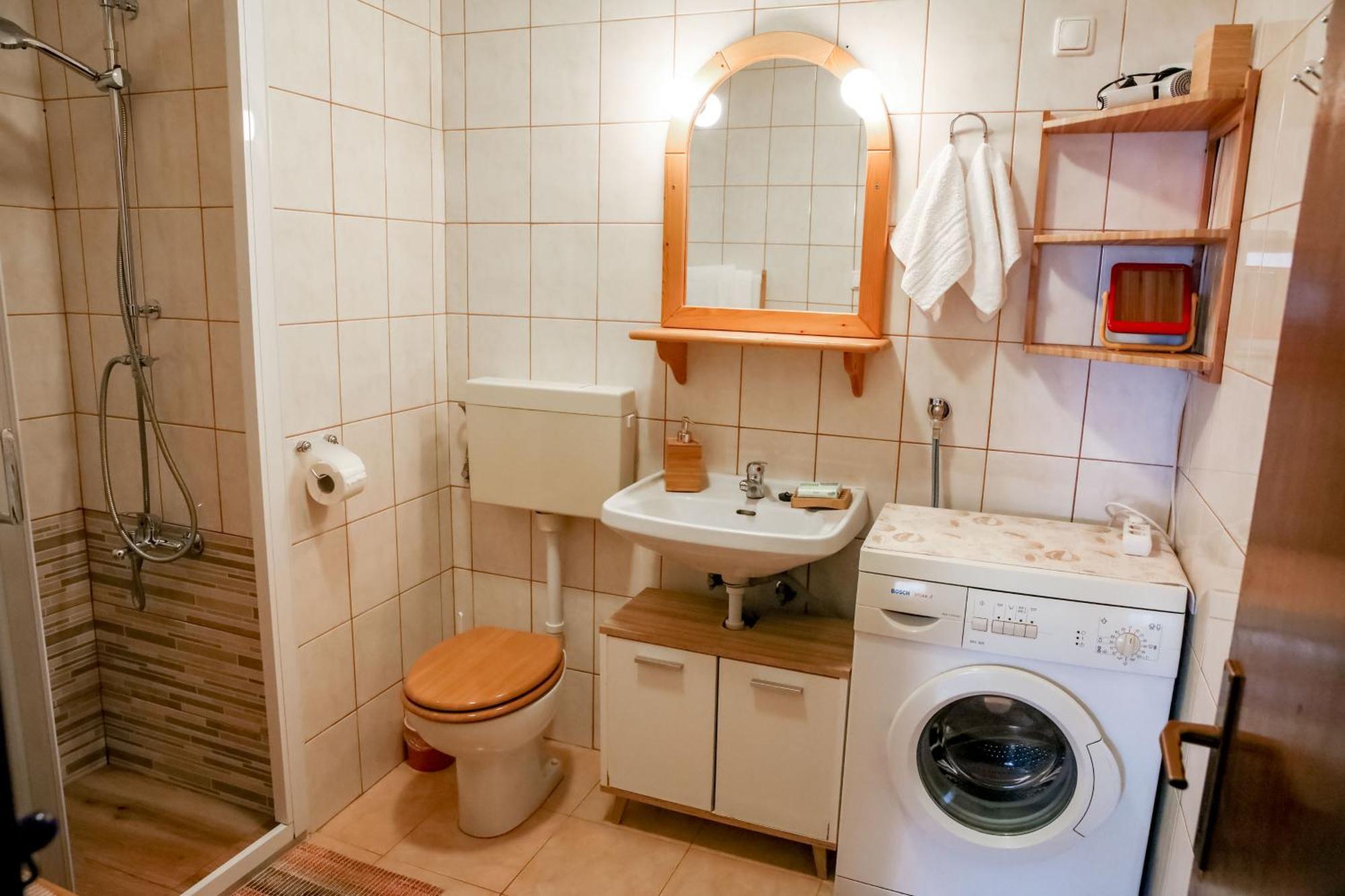 Apartman Lori Lovran Eksteriør billede
